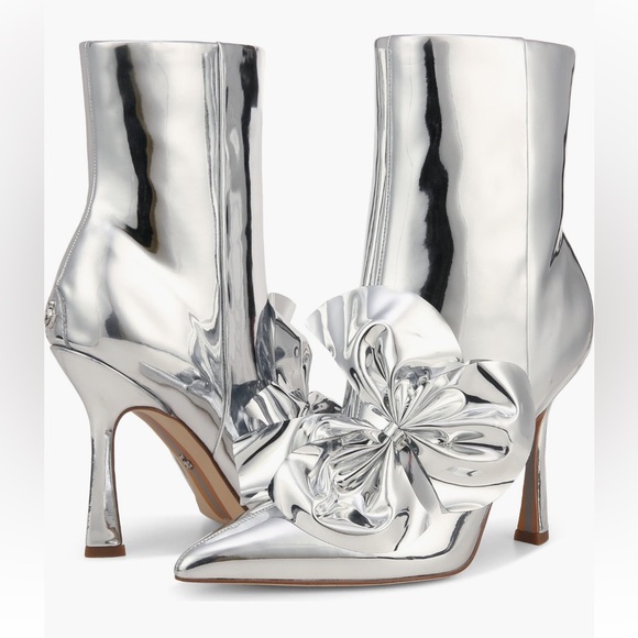 New Sam Edelman  Esmae 2 Pointed Toe Bootie (Women) In Soft Silver - Picture 1 of 9